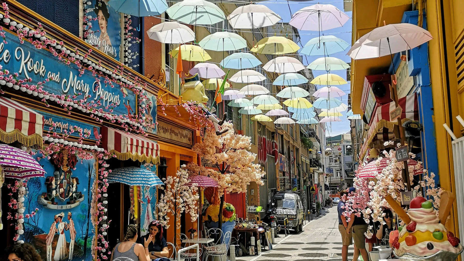 Gazi Hub Hostel-Neighborhood